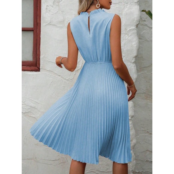 Minimalist Solid Pleated Hem Mock Neck Dress dark green - Picture 6 of 9